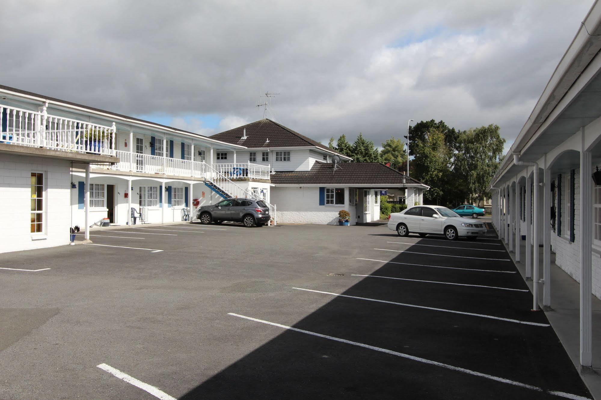 Boundary Court Motor Inn Гамильтон Экстерьер фото