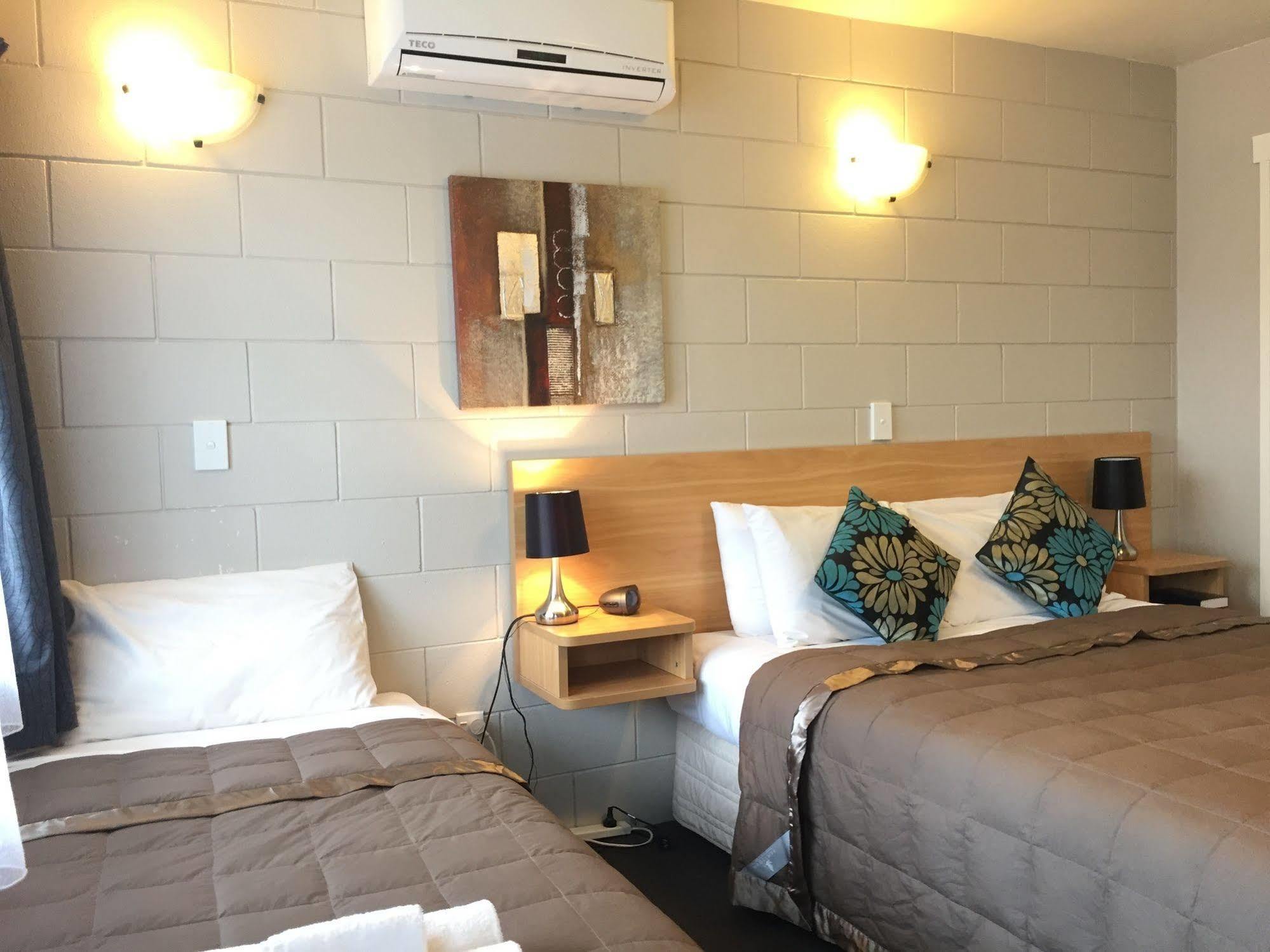 Boundary Court Motor Inn Гамильтон Экстерьер фото