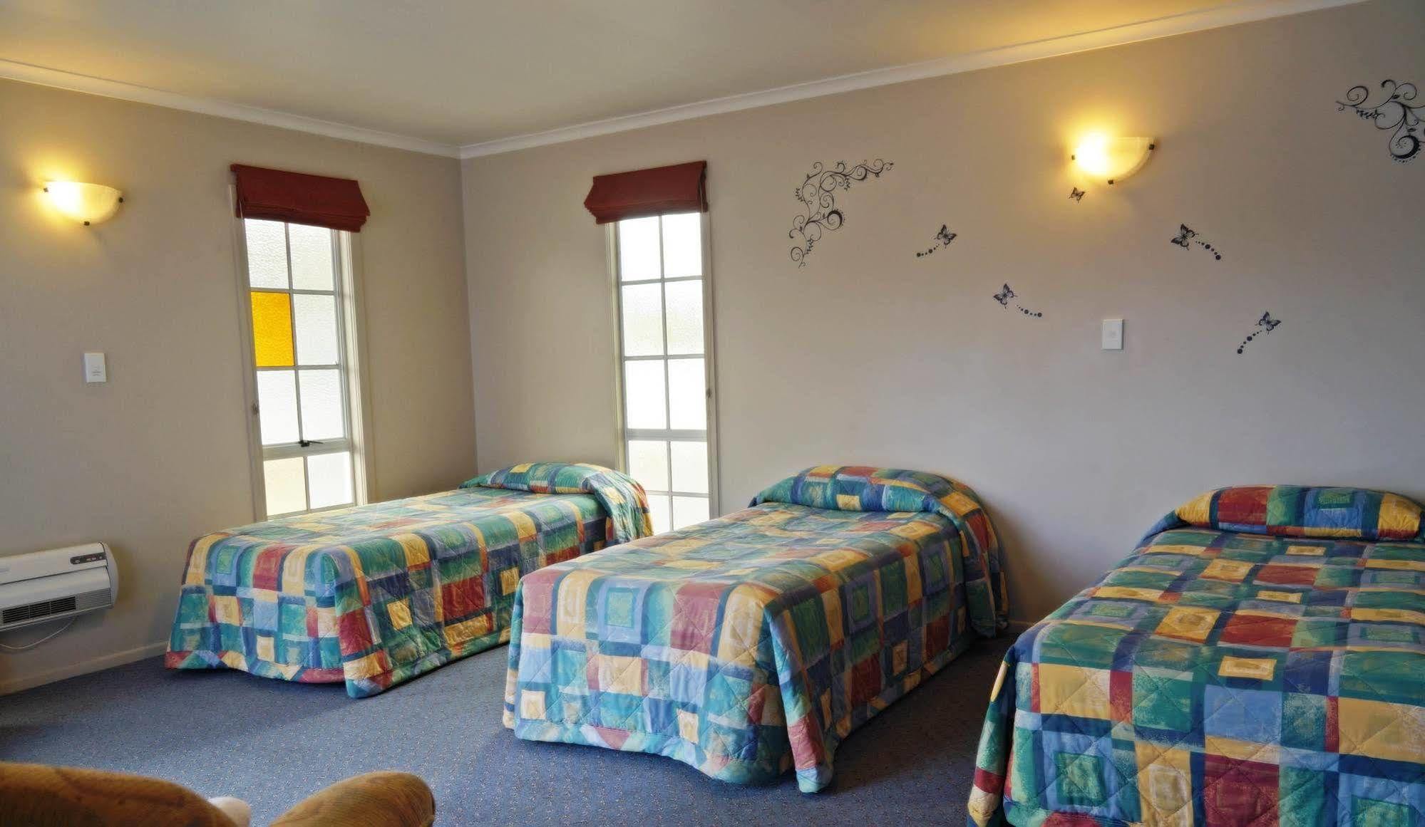 Boundary Court Motor Inn Гамильтон Экстерьер фото